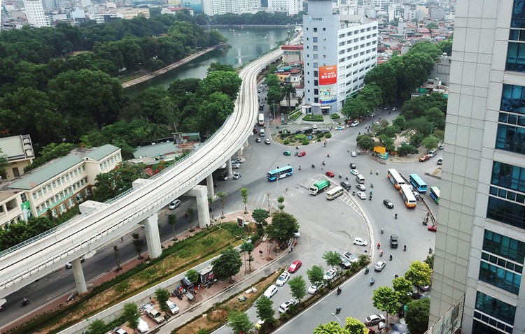 Chậm nhất đến 31/7/2020, các bộ, ngành, địa phương phải giao
chi tiết hết đối với tất cả các nguồn vốn đầu tư công. Ảnh: Lê Tiên