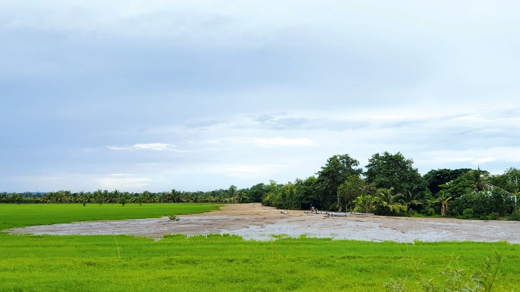 Khẩn trương san lấp mặt bằng để đẩy nhanh tiến độ thực hiện Dự án Đầu tư xây dựng hạ tầng Khu công nghiệp Tân Kiều