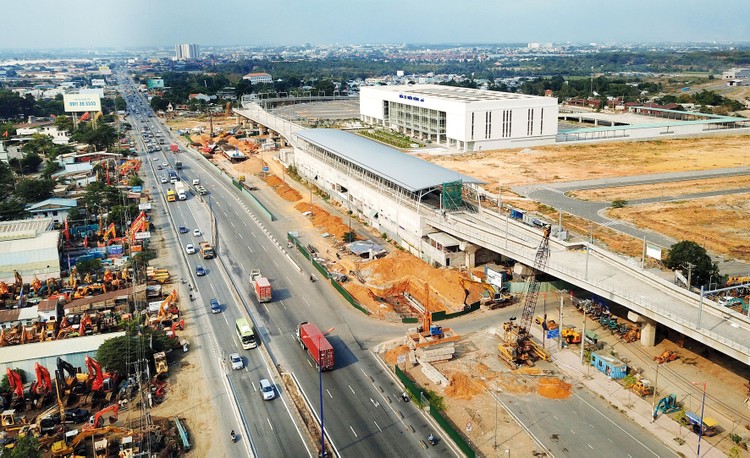 Nỗ lực thúc đẩy giải ngân đầu tư công là một trong những động lực quan trọng bù đắp cho tăng trưởng trong bối cảnh các động lực khác sụt giảm. Ảnh: Lê Tiên