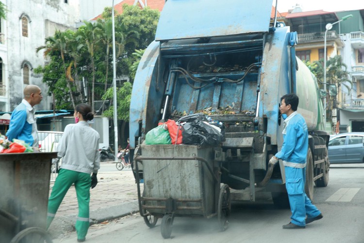 Mới đây, Urenco Gia Lâm đã trúng 8 gói thầu dịch vụ công ích với tổng giá trị 1.456 tỷ đồng trong cả vai trò nhà thầu độc lập và thành viên liên danh. Ảnh minh họa: Lê Tiên