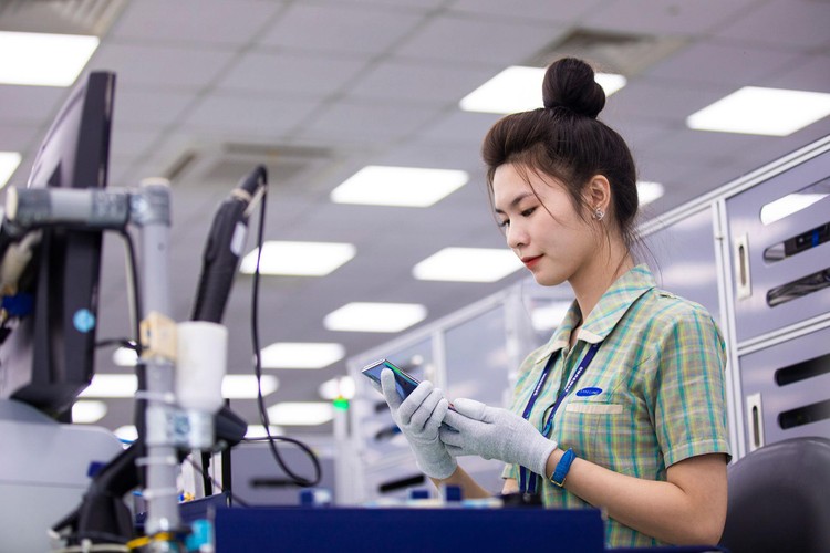 Trị giá xuất khẩu của doanh nghiệp FDI từ đầu năm đến 15/6 đạt 105,82 tỷ USD, tăng 35% so với cùng kỳ năm 2020, chiếm 73,8% tổng trị giá xuất khẩu của cả nước. Ảnh: Việt Hưng
