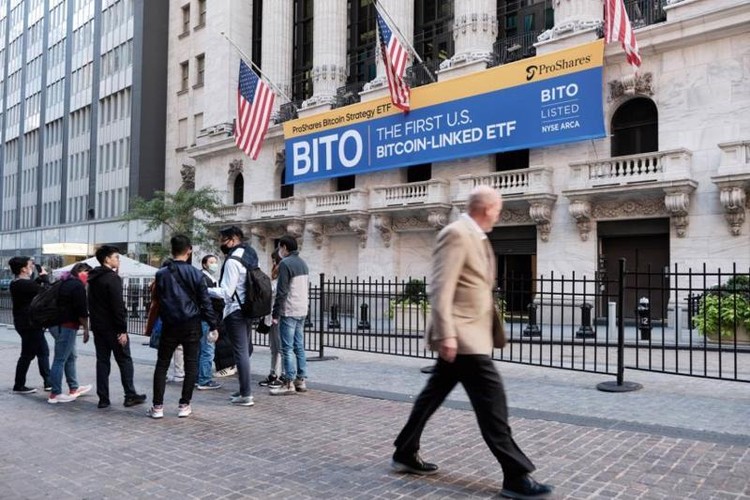 ETF Bitcoin BITO chào sàn ngày 19/10 - Ảnh: AP