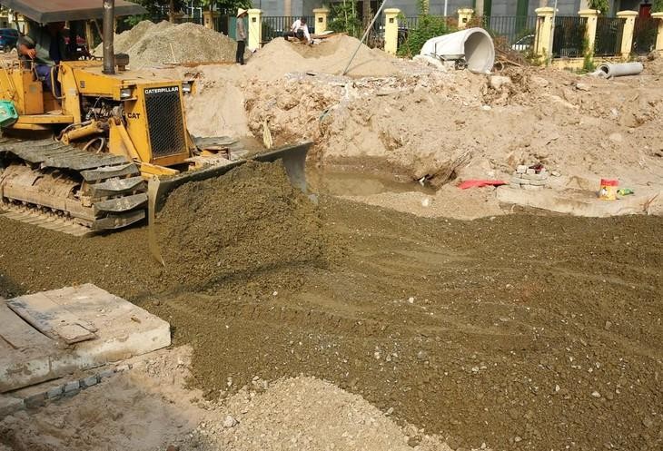 Bộ Xây dựng: Chi phí thi công thực tế vượt xa hạn mức dự tính tại thời điểm đấu thầu