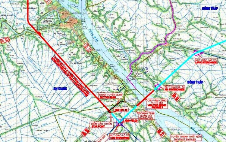 Dự án Xây dựng tuyến nối Quốc lộ 91 và tuyến tránh TP. Long Xuyên đã được bàn giao 16,4 km mặt bằng, dự kiến khởi công vào cuối tháng 11/2021. Ảnh: MT st