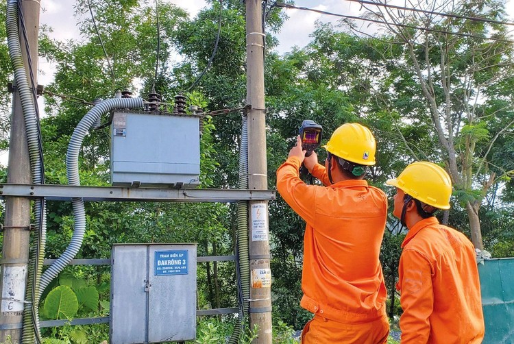 Điện lực Tiền Giang đã hủy Gói thầu Mua sắm camera nhiệt phục vụ kiểm tra lưới điện với lý do không có nhà thầu đáp ứng yêu cầu của hồ sơ mời thầu. Ảnh minh họa: X.Huy