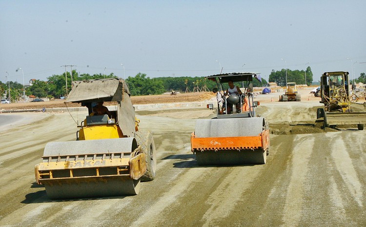 Gói thầu Thi công xây dựng thuộc Dự án Đường gom dọc Quốc lộ 27C Khu đô thị hành chính huyện Diên Khánh có giá 21,494 tỷ đồng. Ảnh minh họa: Tường Lâm