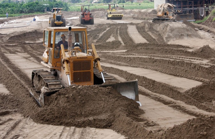 Công ty CP Quản lý và Xây dựng đường bộ Khánh Hòa vừa trúng 2 gói thầu xây lắp giao thông tại Ban Quản lý dự án các công trình xây dựng Diên Khánh. Ảnh: Tường Lâm