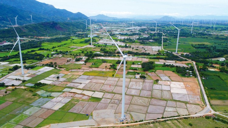 Quyết tâm chuyển đổi nền kinh tế theo hướng tăng trưởng xanh của Chính phủ sẽ tạo động lực cho tương lai tăng trưởng dài hạn của Việt Nam. Ảnh: Văn Cường