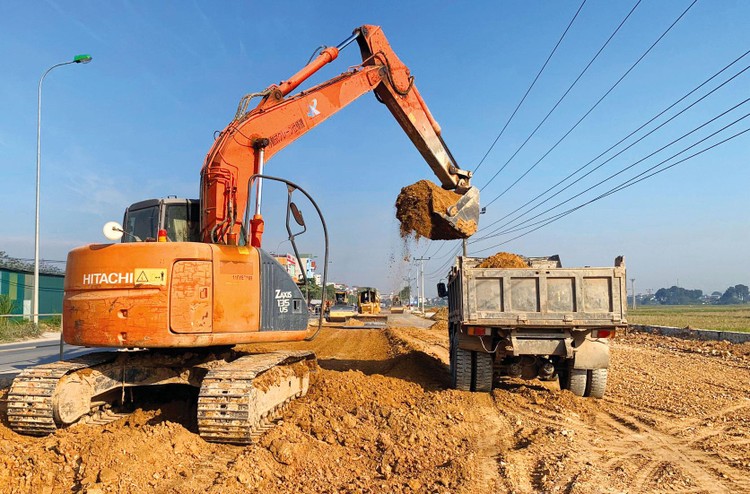 Tiến độ giải ngân vốn đầu tư công 9 tháng đầu năm ước đạt 46,7% kế hoạch Thủ tướng Chính phủ giao. Ảnh: Lê Tiên