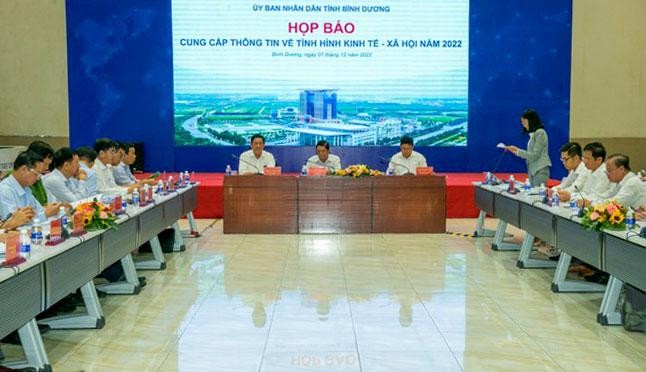 Buổi họp báo cung cấp thông tin về tình hình kinh tế - xã hội tỉnh Bình Dương năm 2022 do UBND tỉnh tổ chức.