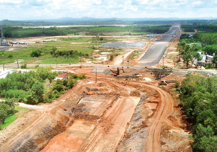 Nhiều mỏ khoáng sản đã được quy hoạch, nằm trong kế hoạch khai thác nhưng chưa xong thủ tục để cung cấp cho nhà thầu thi công đường cao tốc. Ảnh minh họa: Lê Tiên