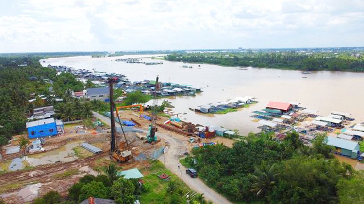 Theo Bộ Giao thông vận tải, tổng mức đầu tư Dự án cầu Rạch Miễu 2 dự kiến tăng thêm 1.183,69 tỷ đồng, chủ yếu do phát sinh chi phí giải phóng mặt bằng. Ảnh: BB