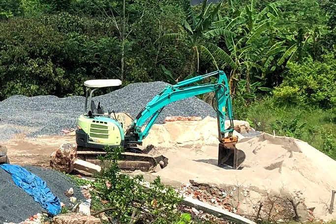 Hồ sơ mời thầu yêu cầu nhà thầu phải cam kết hoặc đề xuất hợp đồng nguyên tắc với nhà sản xuất/nhà cung cấp vật liệu trên địa bàn thi công công trình. Ảnh minh họa: Tiên Giang