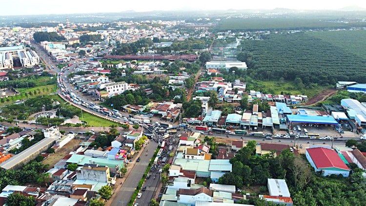 Một số công trình trọng điểm tại Đồng Nai cận kề thời điểm khởi công nhưng chưa được phê duyệt phương án bồi thường vì khó chọn nhà thầu thẩm định giá đất. Ảnh: Mạnh Thìn