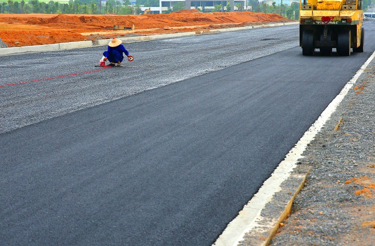 Gói thầu Thi công xây lắp hệ thống thoát nước và bê tông nhựa nóng tuyến đường ĐX 03, ĐX 01, khu phố Tân Hóa, TP. Tân Uyên, tỉnh Bình Dương có giá 28,567 tỷ đồng. Ảnh minh họa: Tiên Giang