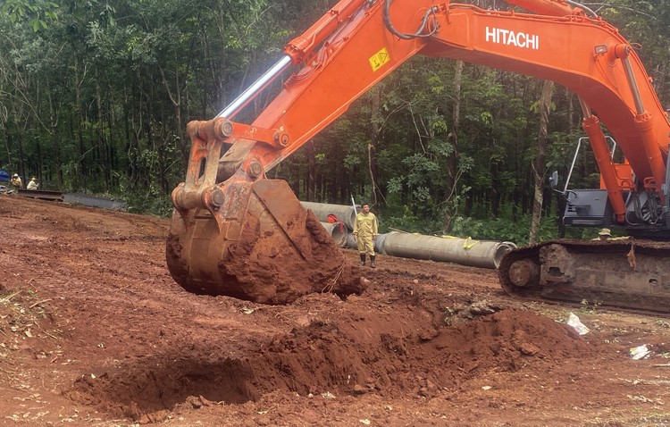 Nhiều địa phương gặp khó khăn trong việc bố trí vốn cho các dự án giao thông trọng điểm. Ảnh: Ngọc Tuấn