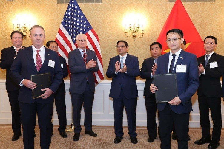Thủ tướng Chính phủ Phạm Minh Chính chứng kiến lễ trao Biên bản ghi nhớ giữa NIC và Đại học Bang Arizona