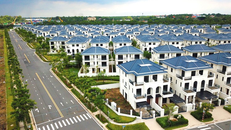 Dư nợ kinh doanh bất động sản trong 7 tháng đầu năm 2023 tăng 18,95%. Ảnh: Lê Tiên