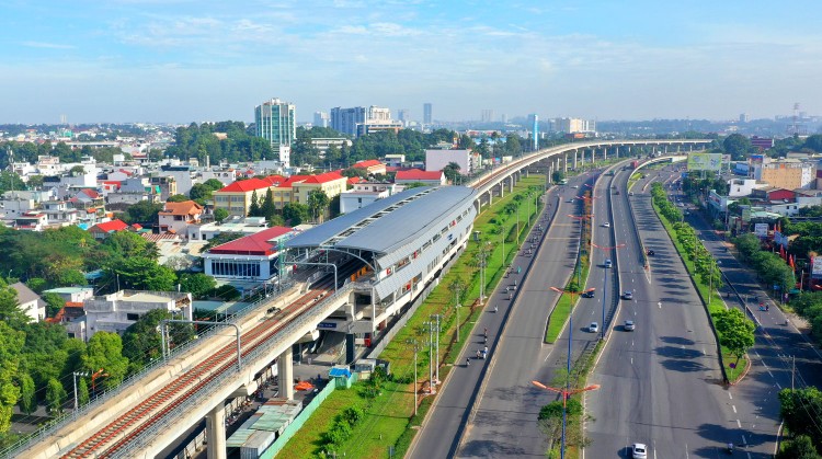 TP.HCM sẽ ưu tiên bố trí vốn để đẩy nhanh tiến độ, hoàn thành các dự án trọng điểm, cấp bách. Ảnh: Lê Tiên