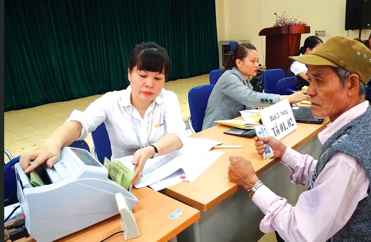 Năm 2024, tiền tiết kiệm từ chi thường xuyên sẽ được bổ sung cho đầu tư hạ tầng chiến lược, y tế, giáo dục, biến đổi khí hậu và an sinh xã hội. Ảnh: Nguyễn Hậu