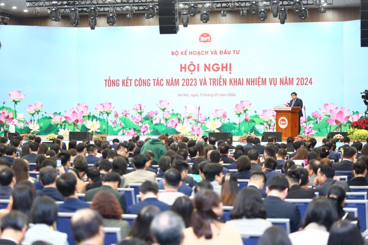 Hội nghị tổng kết công tác năm 2023 và triển khai nhiệm vụ năm 2024 của Bộ Kế hoạch và Đầu tư sáng 11/1/2024. Ảnh: Lê Tiên