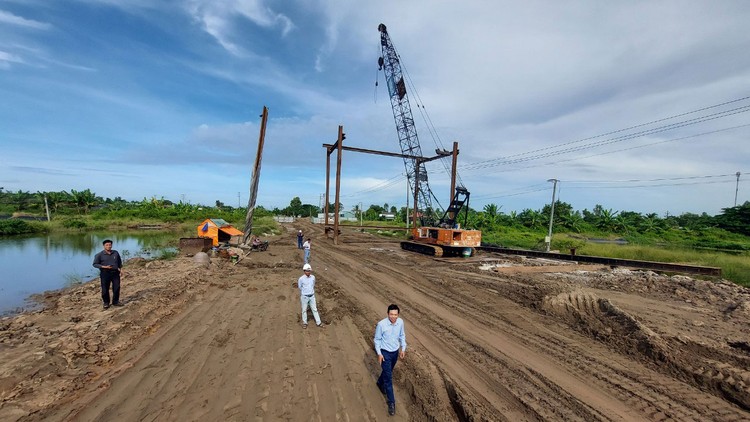 Giá trị giải ngân của Dự án tuyến đường trục Đông Tây, tỉnh Sóc Trăng tính đến ngày 8/4/2024 đạt 2,6 tỷ đồng, bằng 0,9% kế hoạch vốn được bố trí năm 2024. Ảnh: Như Nguyệt