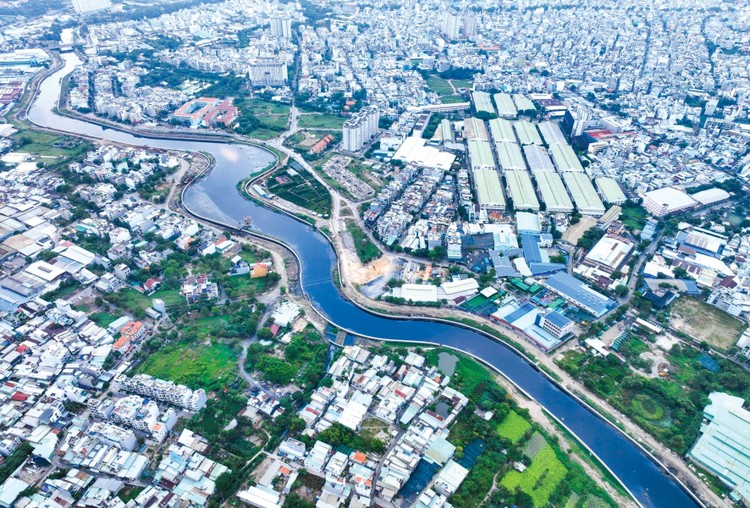 Hai bờ kênh toàn tuyến đã có diện mạo hoàn toàn khác sau 1 năm thi công