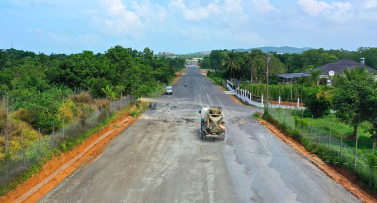 Các bộ, ngành, địa phương cần chủ động rà soát, đánh giá khả năng giải ngân của từng dự án để có phương án điều chỉnh kế hoạch vốn, bảo đảm giải ngân hết số vốn được giao. Ảnh: Lê Tiên