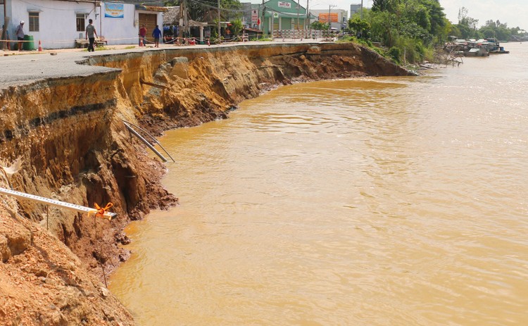 An Giang được bổ sung 250 tỷ đồng cho 2 dự án phòng, chống sạt lở nhưng tỷ lệ giải ngân đến nay là 0%. Ảnh: Công Mạo