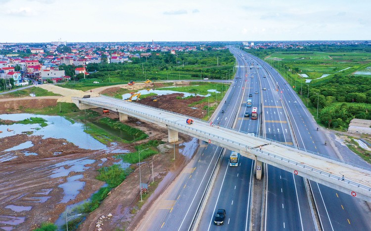 Tài chính tư nhân tham gia vào dự án PPP tại Việt Nam chủ yếu gồm vốn chủ sở hữu của nhà đầu tư và các khoản vay tín dụng. Ảnh: Lê Tiên