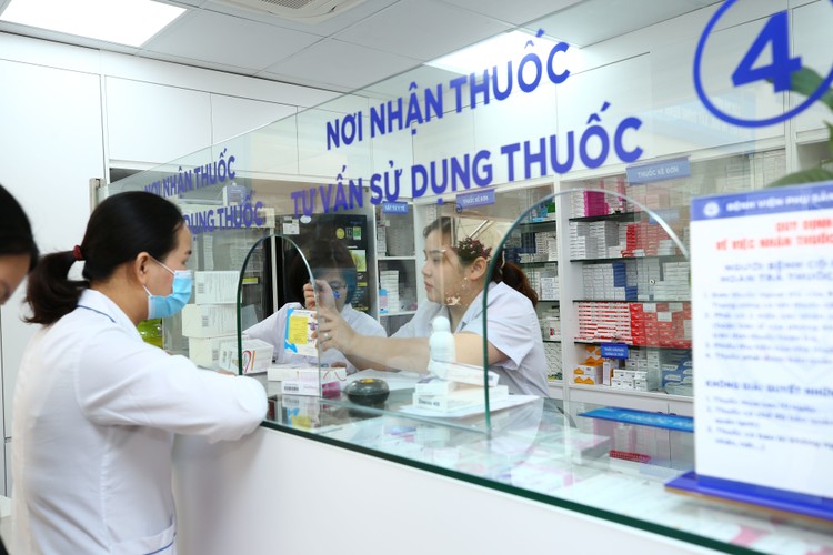 Việc mua sắm thuốc, vật tư, thiết bị y tế tại một số địa phương thuận lợi, nhanh chóng hơn nhiều so với trước. Ảnh: Tiên Giang