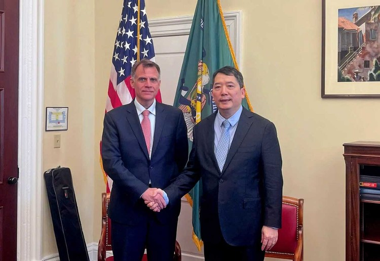 Thứ trưởng Bộ Tài chính Cao Anh Tuấn có buổi làm việc với ông Robert Kaproth, Trợ lý Bộ trưởng phụ trách tài chính quốc tế Bộ Tài chính Hoa Kỳ