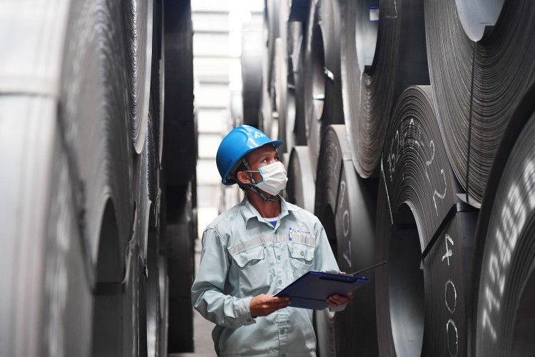 Việc xây dựng văn kiện Đại hội Đảng bộ cấp tỉnh, cấp xã (mới) đòi hỏi hệ thống số liệu thống kê phản ánh đầy đủ, toàn diện các lĩnh vực kinh tế, xã hội, môi trường. Ảnh: Hoàng Anh