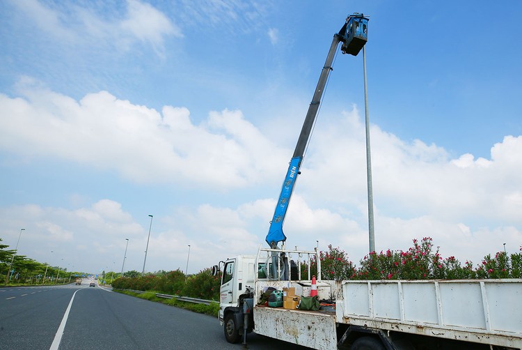 Gói thầu Thi công xây dựng thuộc Dự án Lắp đặt hệ thống đèn chiếu sáng đoạn Km3+100 - Km4+200; Km13+200 - Km17+305 Quốc lộ 1 tránh TP. Ninh Bình có giá 12,131 tỷ đồng. Ảnh minh họa: Nhã Chi