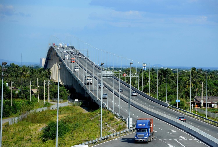 Phương tiện lưu thông qua làn ETC trên cao tốc TP.HCM - Long Thành - Dầu Giây