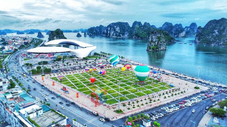 Hanoitourist muốn bán 29% vốn điều lệ chủ đầu tư khách sạn 5 sao Hạ Long
