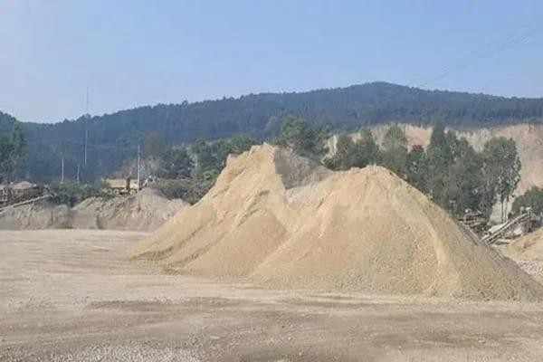 Đấu giá quyền khai thác mỏ cát san lấp bãi sông Kinh Môn (Hải Dương)