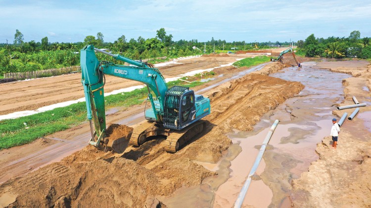 Nhiều dự án giao thông bị thiếu nguồn cung vật liệu cát và đá xây dựng do các địa phương đang triển khai hàng loạt công trình quy mô lớn. Ảnh: Lê Tiên