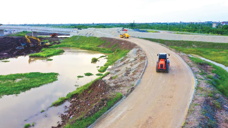 Thị trường trái phiếu doanh nghiệp có cơ hội lớn mạnh nếu doanh nghiệp trúng thầu các dự án lớn huy động được vốn qua kênh này. Ảnh: Lê Tiên