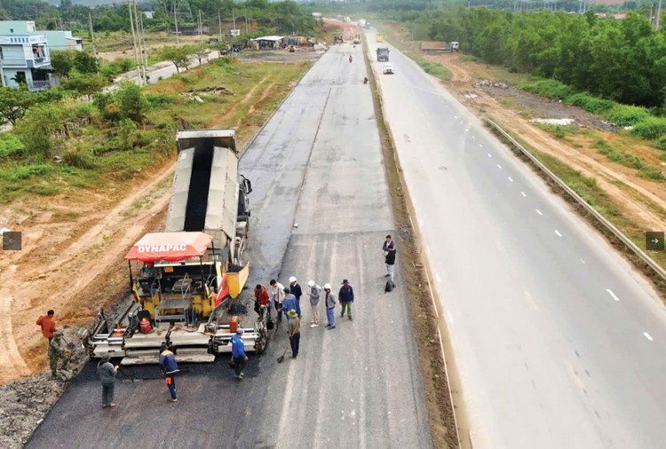 Dự án cao tốc Hòa Liên - Túy Loan dự kiến hoàn thành vào tháng 8/2025. Ảnh: Hà Minh