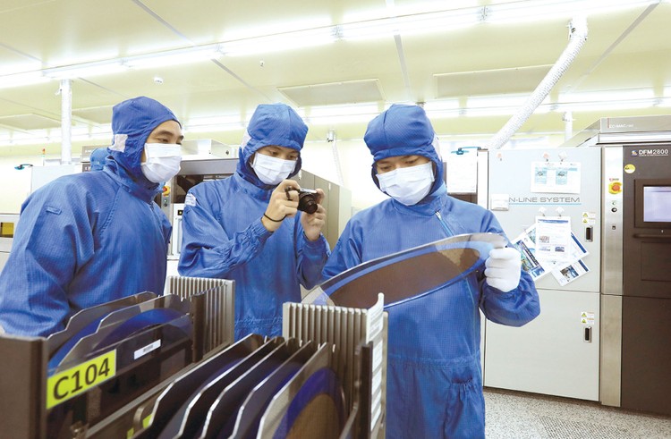 Nhiều luật quan trọng dự kiến được thông qua tại Kỳ họp thứ 9 nhằm tạo đột phá trong huy động, sử dụng hiệu quả các nguồn lực cho phát triển, thúc đẩy đổi mới sáng tạo, ứng dụng khoa học và công nghệ. Ảnh: Tuấn Anh