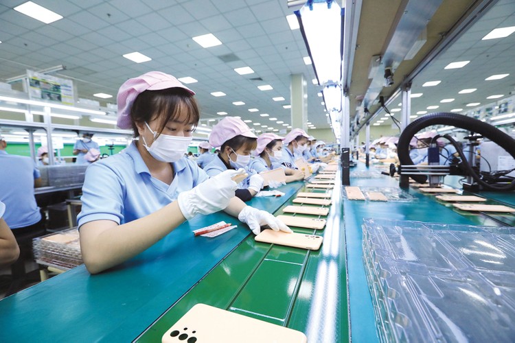 Tổng vốn đầu tư nước ngoài đăng ký vào Việt Nam tính từ đầu năm đến ngày 30/4/2025 đạt 13,82 tỷ USD, tăng 39,9% so với cùng kỳ năm trước. Ảnh: Tuấn Anh