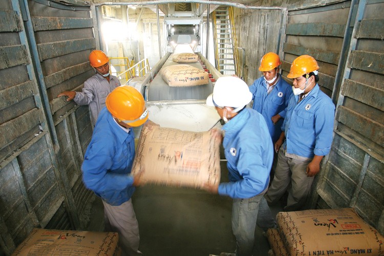 Động lực phục hồi của thị trường xi măng đến từ tiêu thụ nội địa. Ảnh: Song Lê