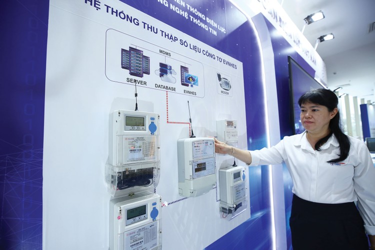 Việc chuyển đổi công tơ cơ sang công tơ điện tử tại Tổng công ty Điện lực miền Nam đã đạt trên 94%. Ảnh minh họa: Tiên Giang