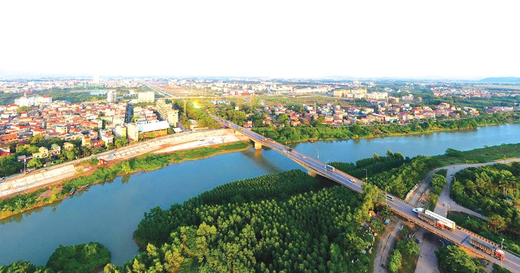 Tính đến ngày 31/5/2025, tổng giá trị giải ngân vốn đầu tư công của tỉnh Bắc Giang đạt 2.601,12 tỷ đồng, bằng 33,11% kế hoạch vốn đã giao chi tiết. Ảnh: Nhã Chi