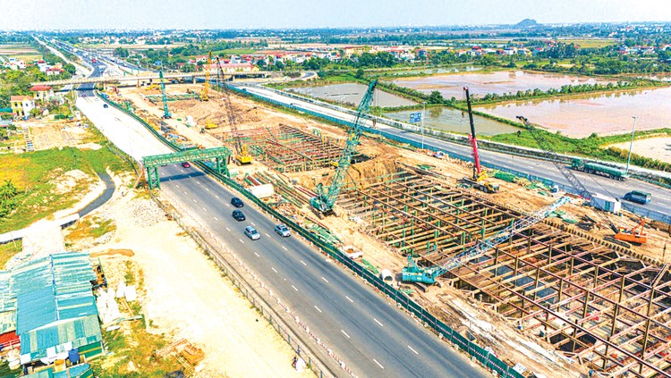 6 gói thầu vừa được mở thầu thuộc những dự án giao thông trọng điểm, được đầu tư nhằm kết nối các trục giao thông huyết mạch của tỉnh Hà Nam. Ảnh minh họa: Ngọc Đẹp