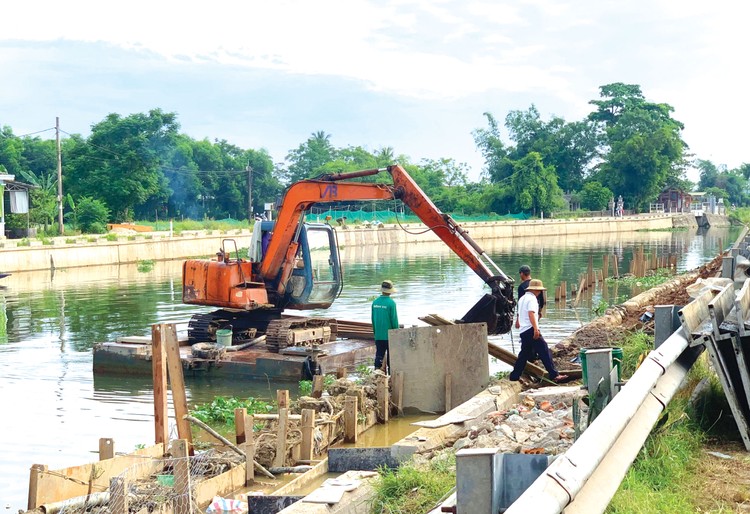 Việc sắp xếp lại các ban quản lý dự án đang diễn ra khẩn trương, với mong muốn giữ vững đội ngũ chuyên nghiệp, bảo đảm các dự án tiếp tục được triển khai hiệu quả, đúng tiến độ . Ảnh: Nhã Chi