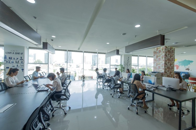 Các nhà phát triển văn phòng chia sẻ (Coworking) có những cơ hội tăng trưởng nhất định dù gặp nhiều khó khăn khi khách thuê gặp khủng hoảng. Ảnh: Internet