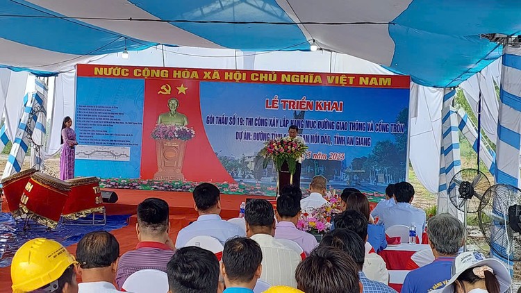 Việc khởi công Gói thầu 19 là dấu mốc quan trọng trong quá trình thực hiện Dự án Đường tỉnh 941 (đoạn nối dài). Đây là tuyến đường có ý nghĩa giao thông trọng yếu của tỉnh An Giang. Ảnh: NT.